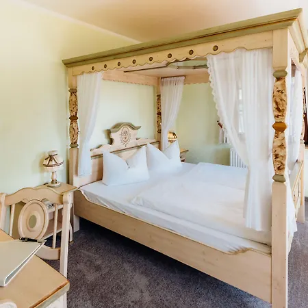Hotel Erlebnishotel Zur Schiffsmühle 3*